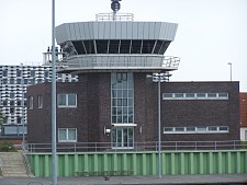 Blick auf das Gebäude der Doppelschleuse